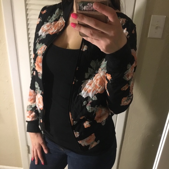 Jackets & Blazers - Floral quilted jacket size M